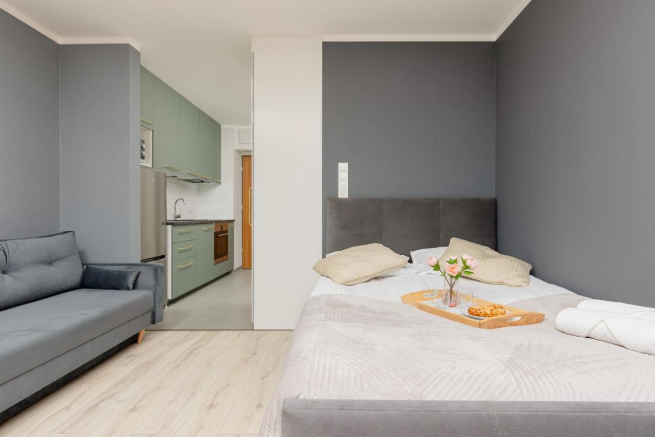 Studio With Balcony Warsaw Kokoryczki By Noclegi Renters Exterior foto