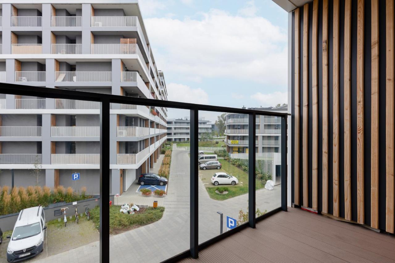 Studio With Balcony Warsaw Kokoryczki By Noclegi Renters Exterior foto